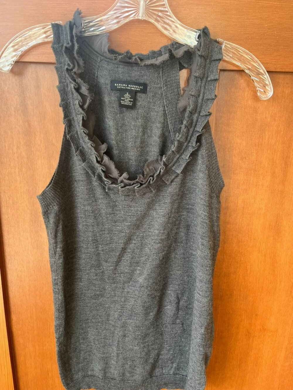 Banana Republic 100% Merino Wool Gray Tank Top Ruffle Chiffon Elegant Small